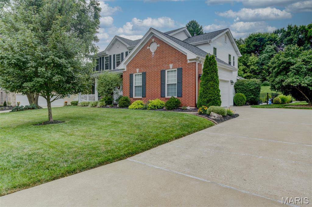 1305 Renaissance PL, Weldon Spring, MO 63304