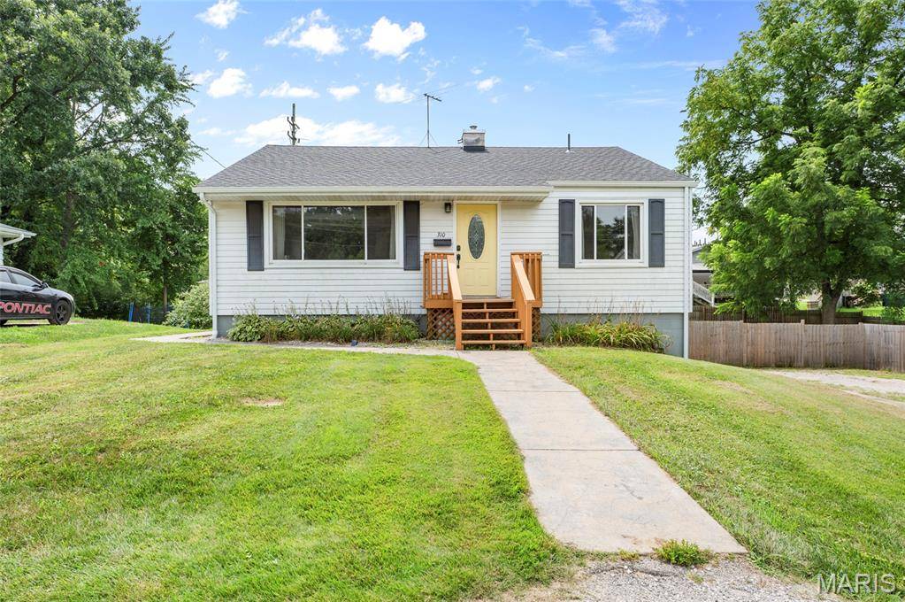 310 Kenny ST, Bethalto, IL 62010