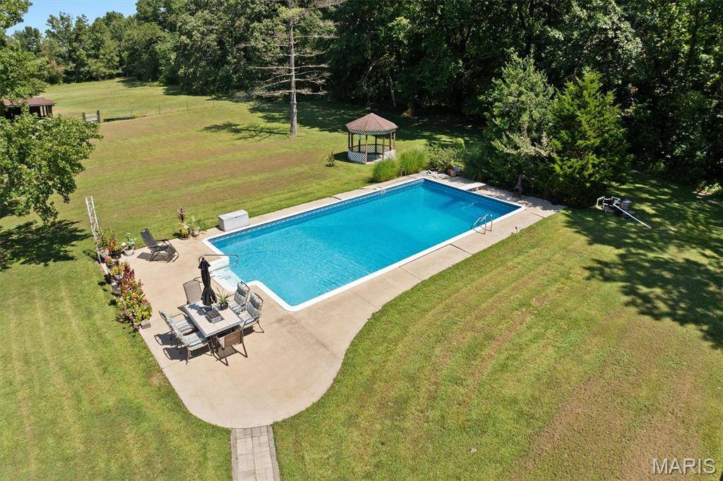 5820 East Copple Rd., Walnut Hill, IL 62893