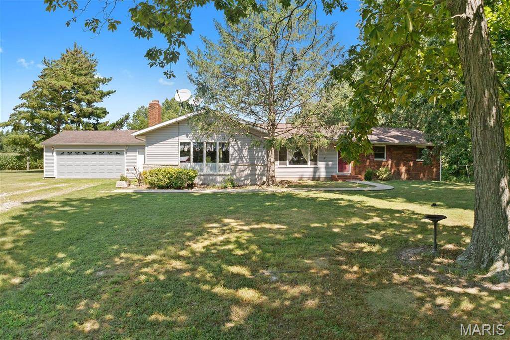 5820 East Copple Rd., Walnut Hill, IL 62893