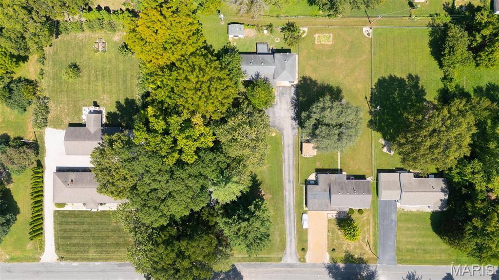 15 Belle DR, Fairview Heights, IL 62208