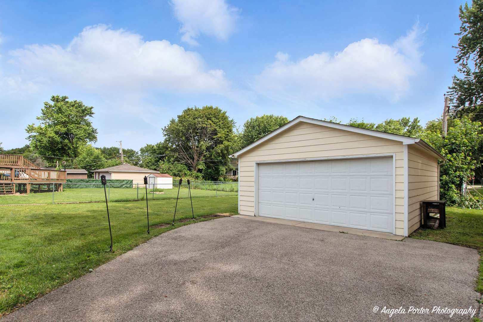 4420 Clearview DR, Mchenry, IL 60050