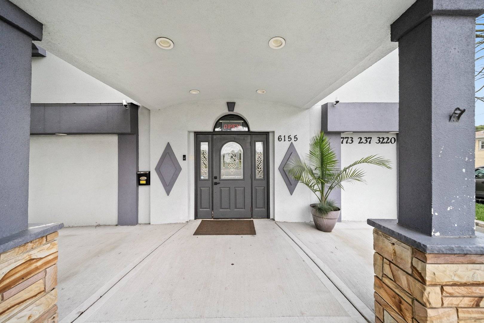 6155 W FULLERTON AVE, Chicago, IL 60639