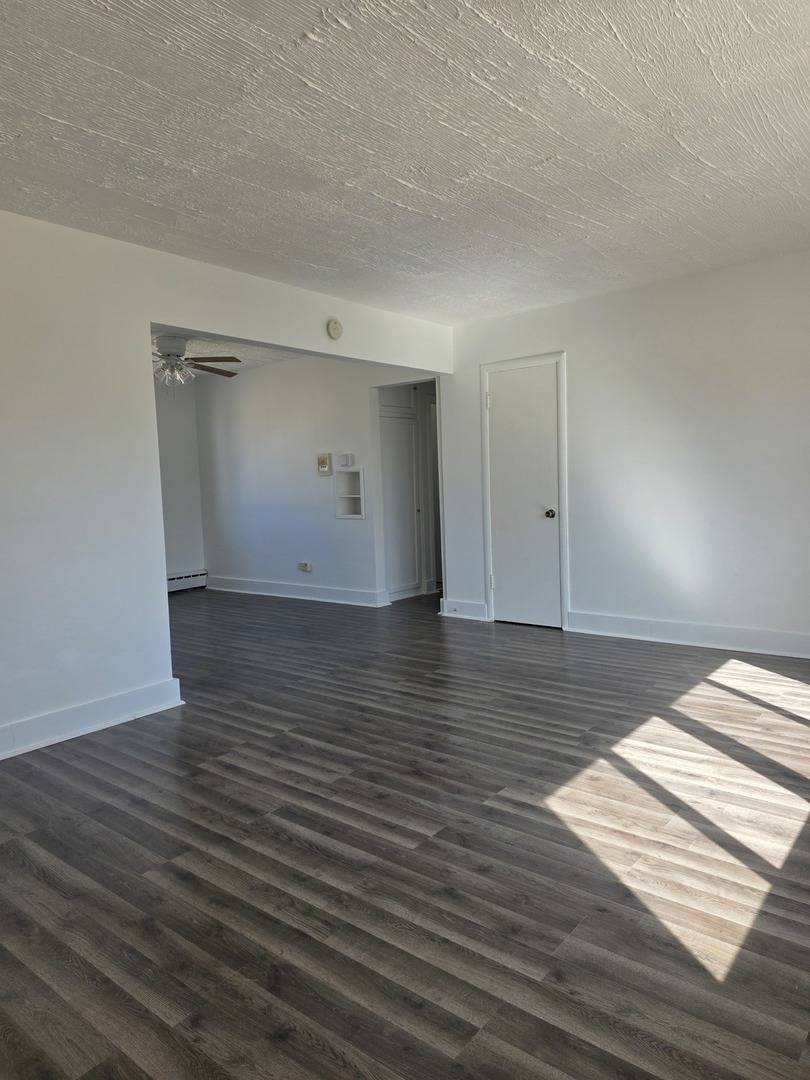 2044 E 72nd PL #3, Chicago, IL 60649