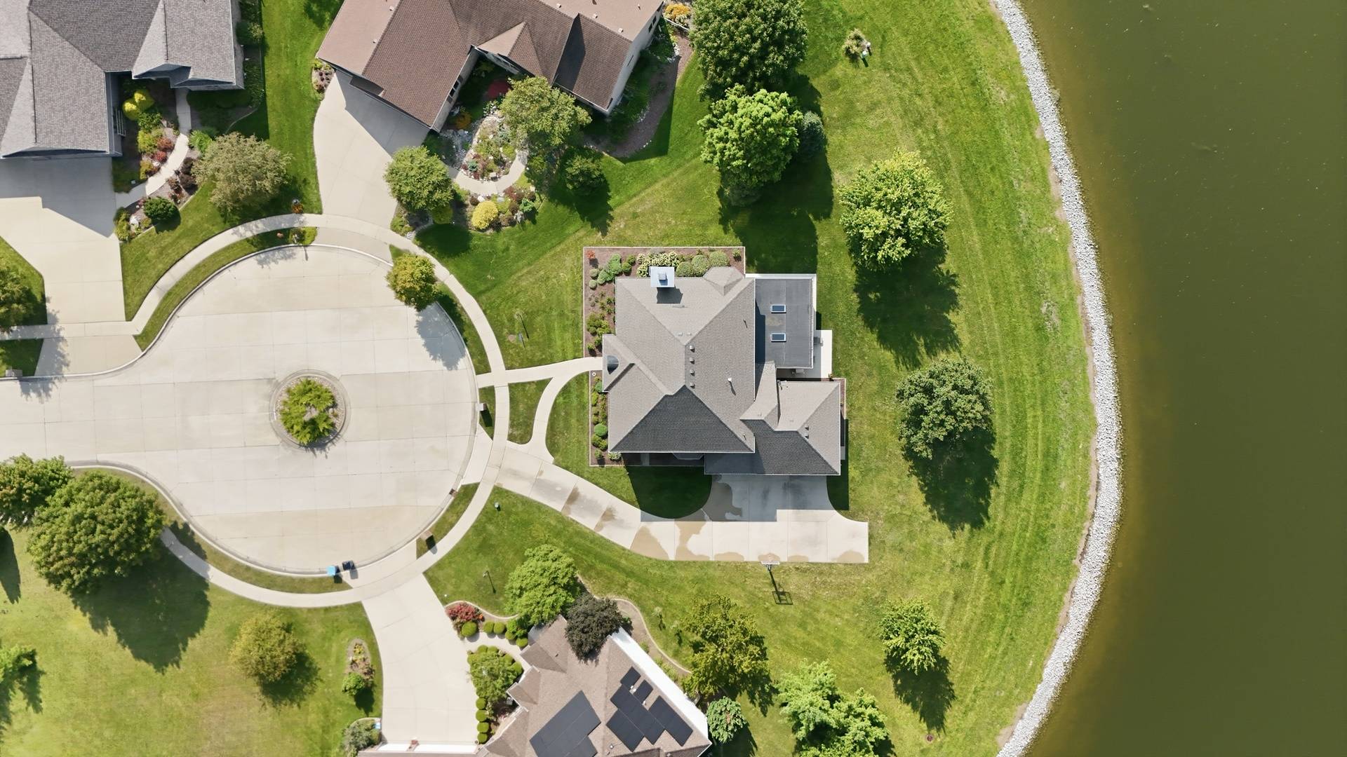 1607 Chestnut Grove CT, Champaign, IL 61822