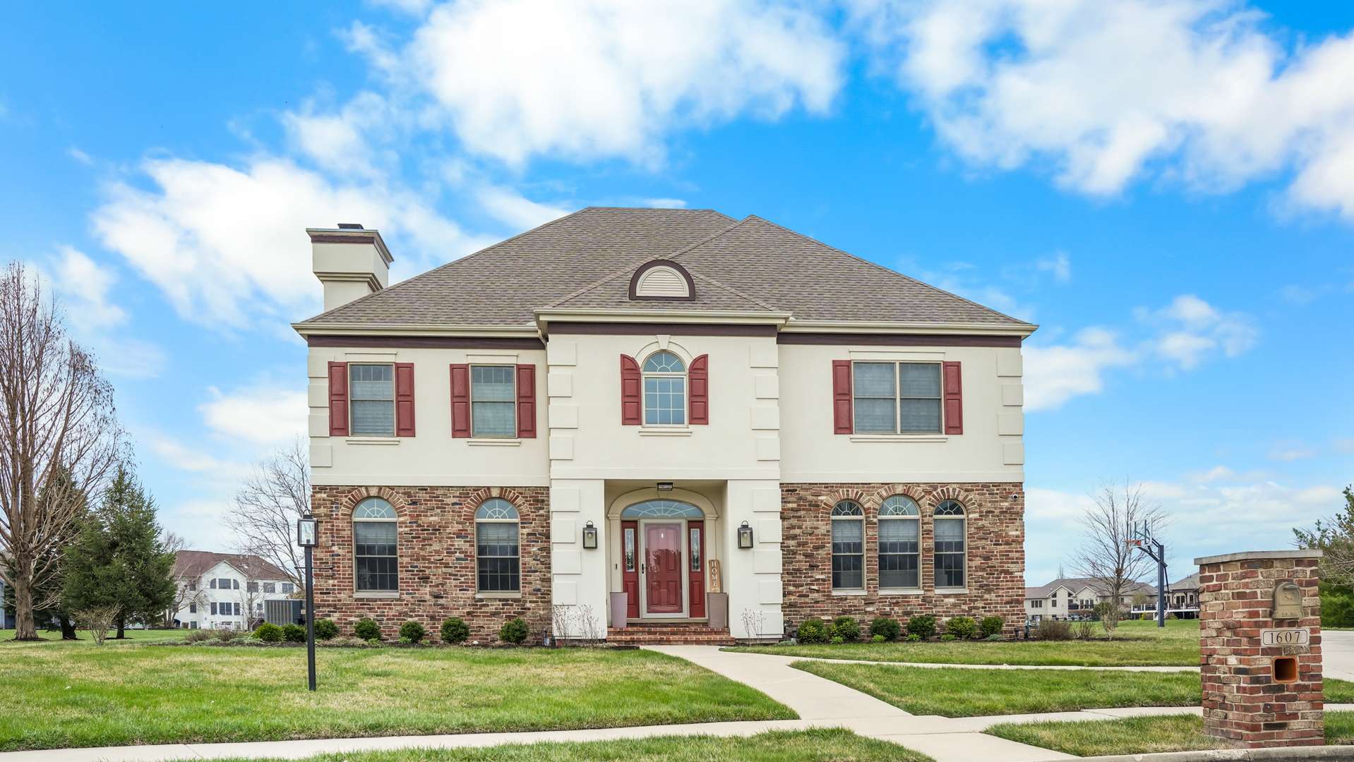 1607 Chestnut Grove CT, Champaign, IL 61822