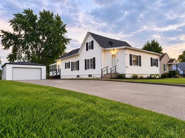 1424 N 14th ST, Dekalb, IL 60115