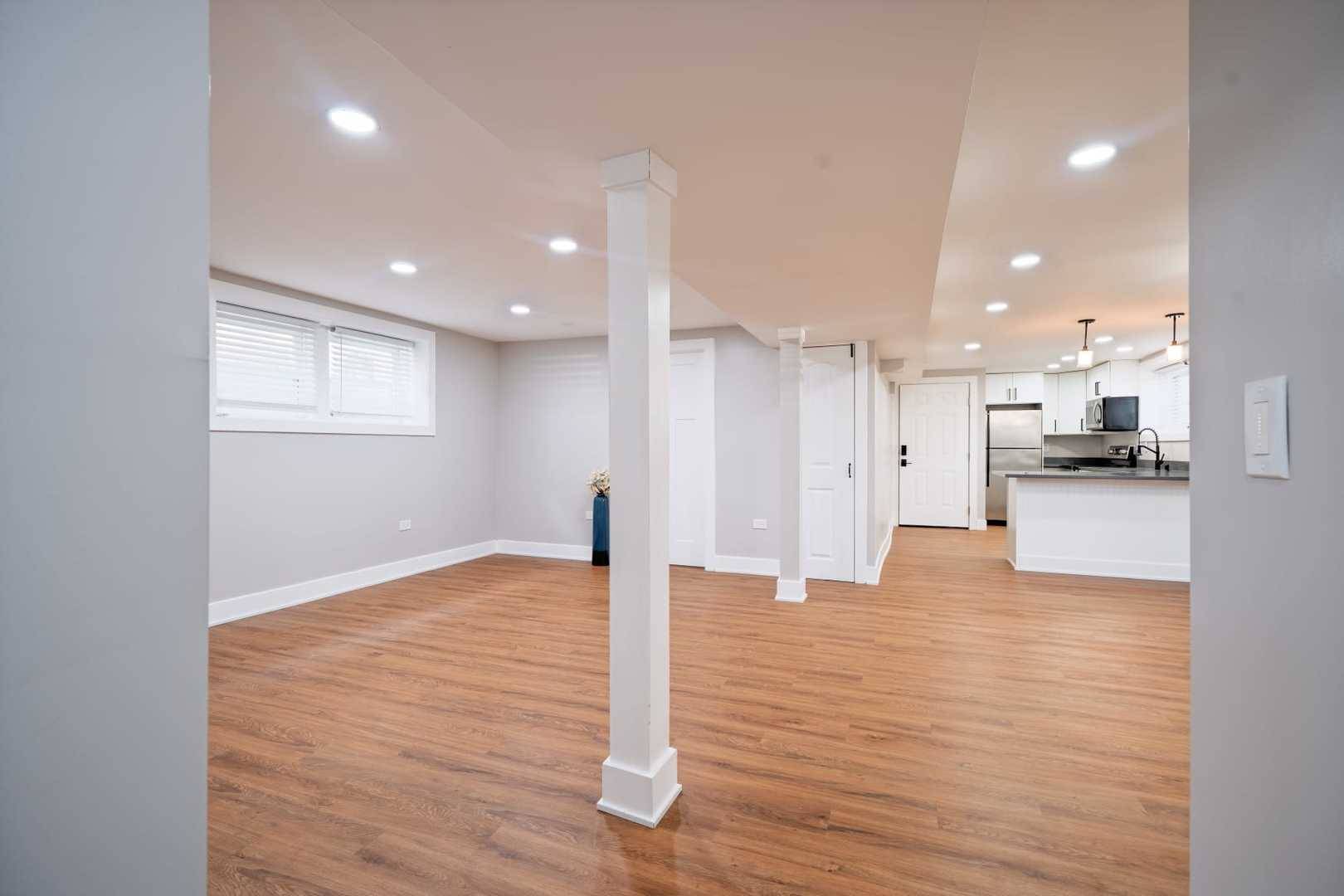5901 N Navarre AVE, Chicago, IL 60631