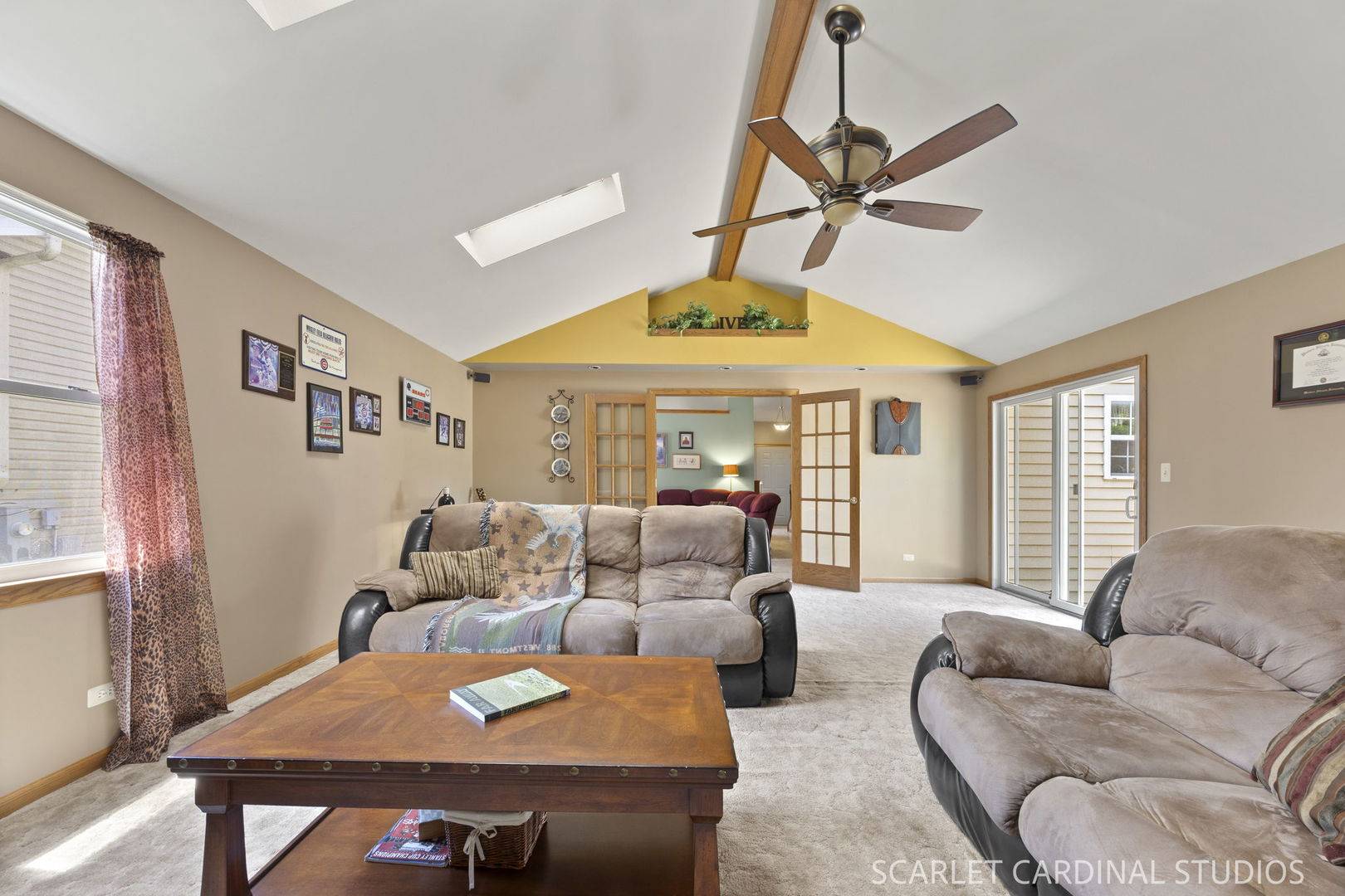 127 Forestview LN, Aurora, IL 60502
