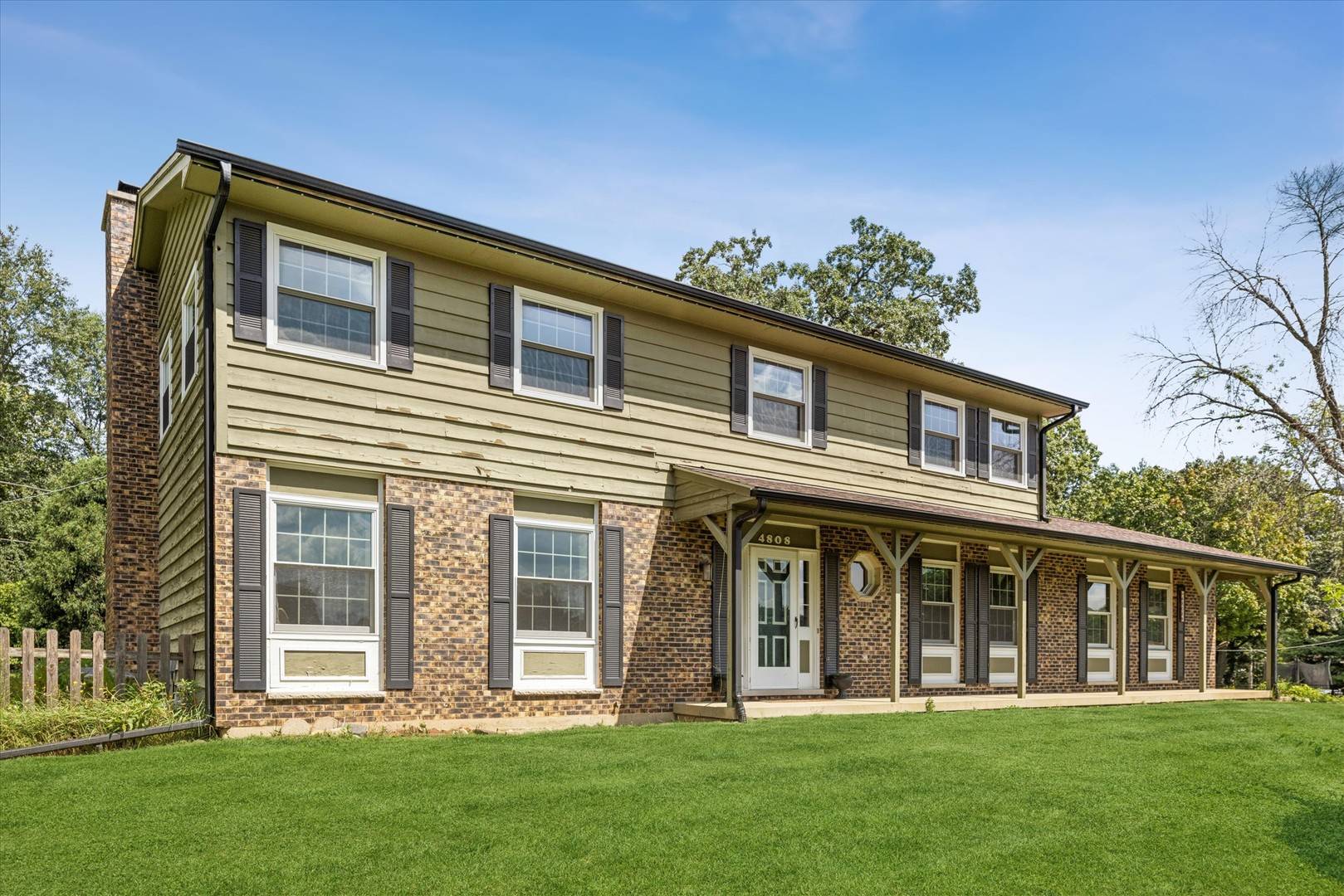 4808 Burman DR, Crystal Lake, IL 60014