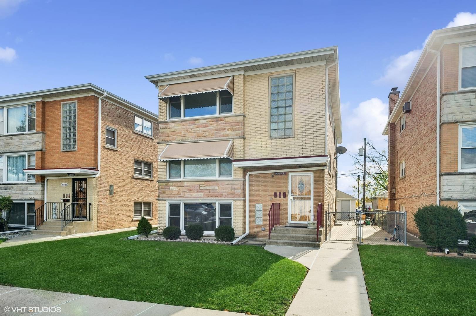 6845 W Leland AVE, Harwood Heights, IL 60706