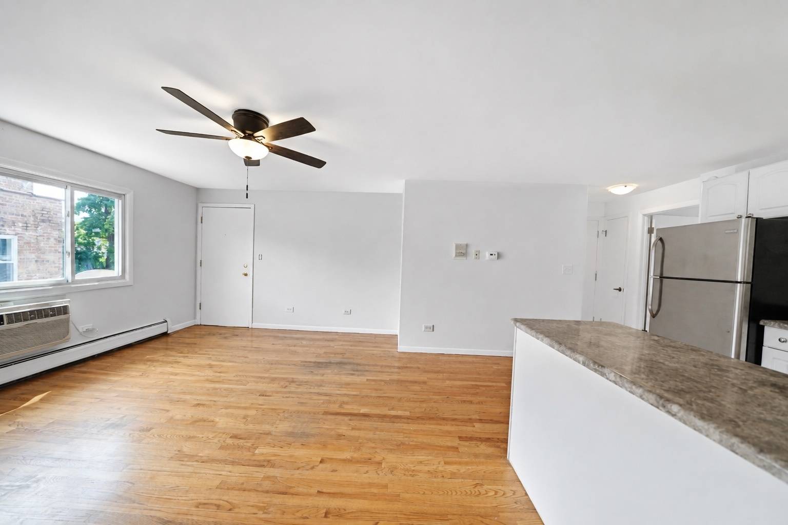 4306 N Keystone AVE #303, Chicago, IL 60641
