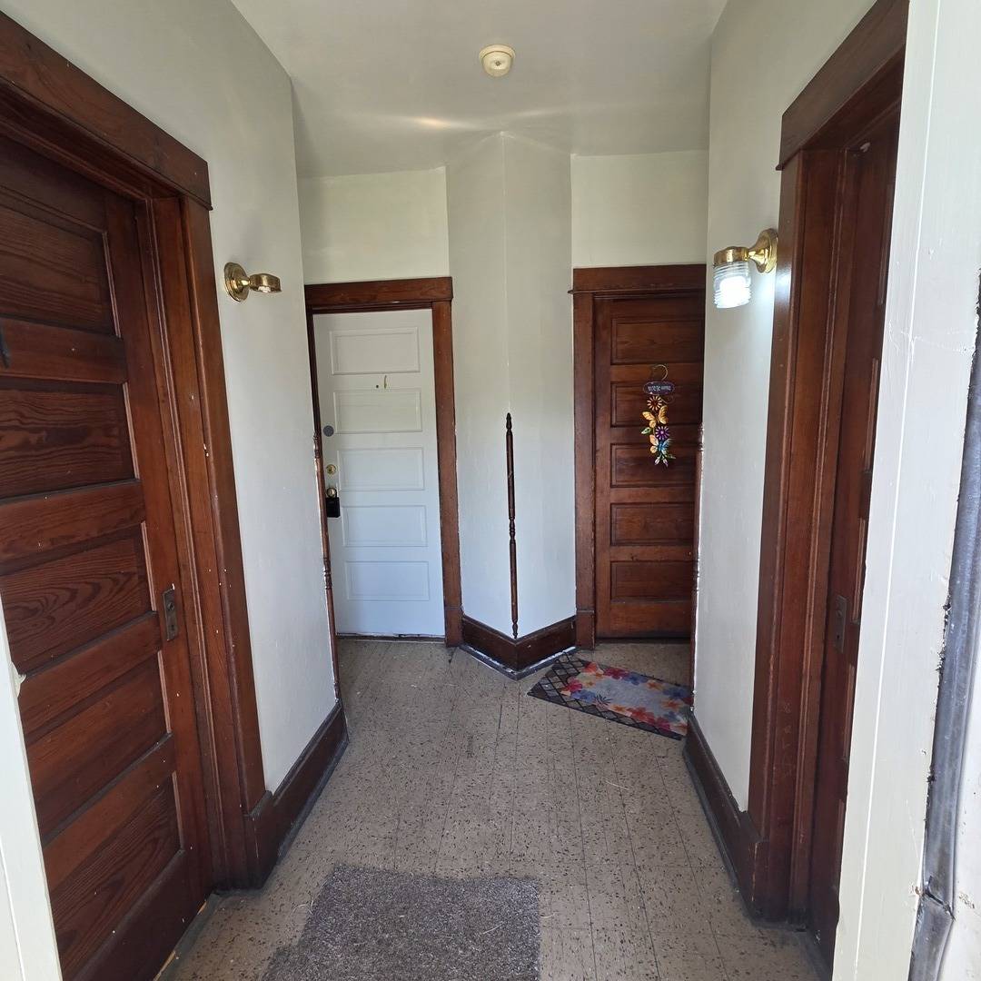 1712 W 7th ST, Davenport, IA 52802