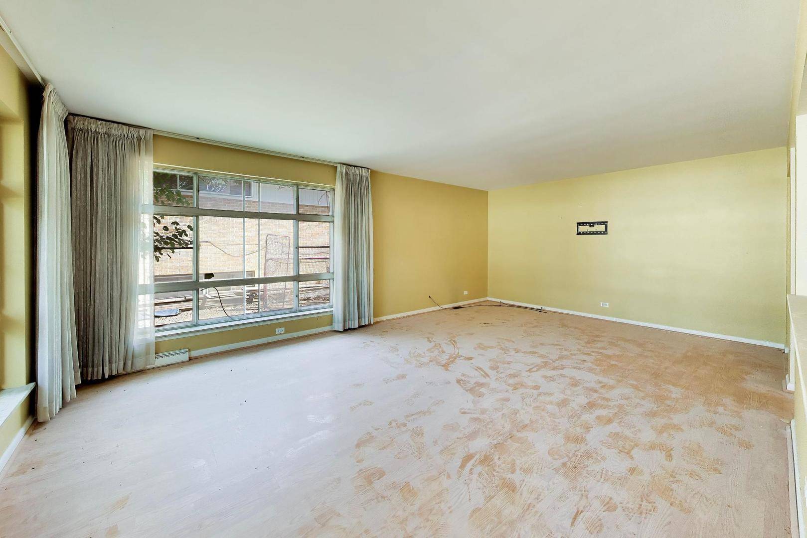 3905 Sugar Loaf LN, Skokie, IL 60076