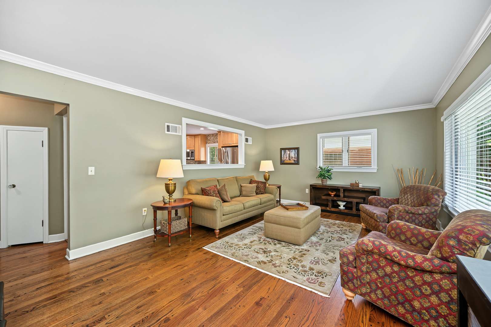 519 Byron CT, Wheaton, IL 60187