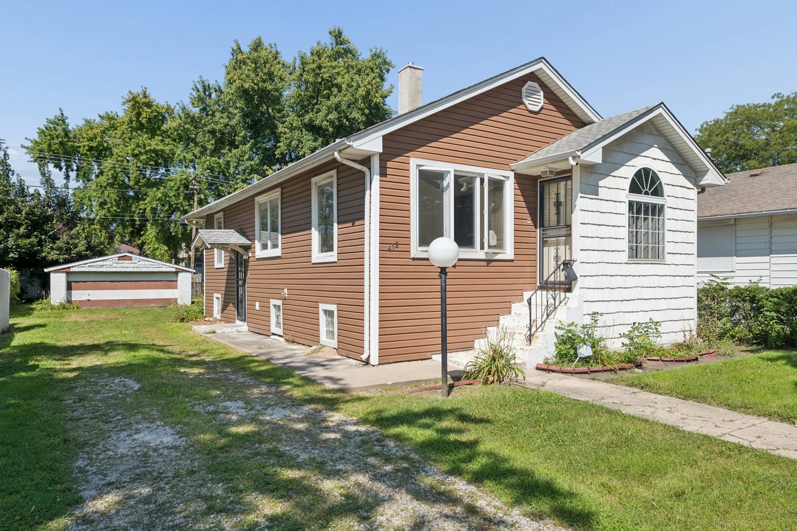 412 S 9th AVE, Maywood, IL 60153