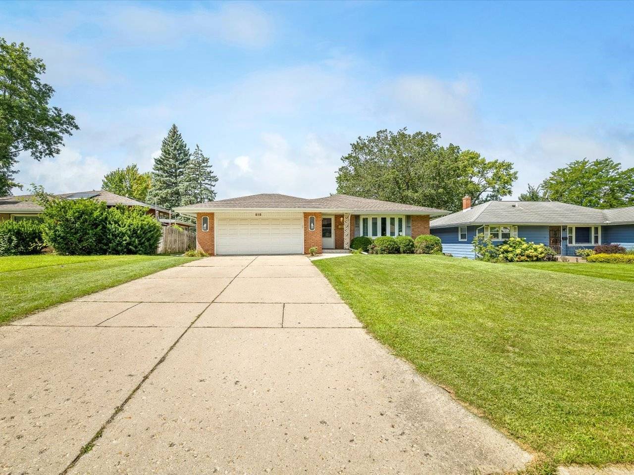 815 Parkside DR, Rockford, IL 61108