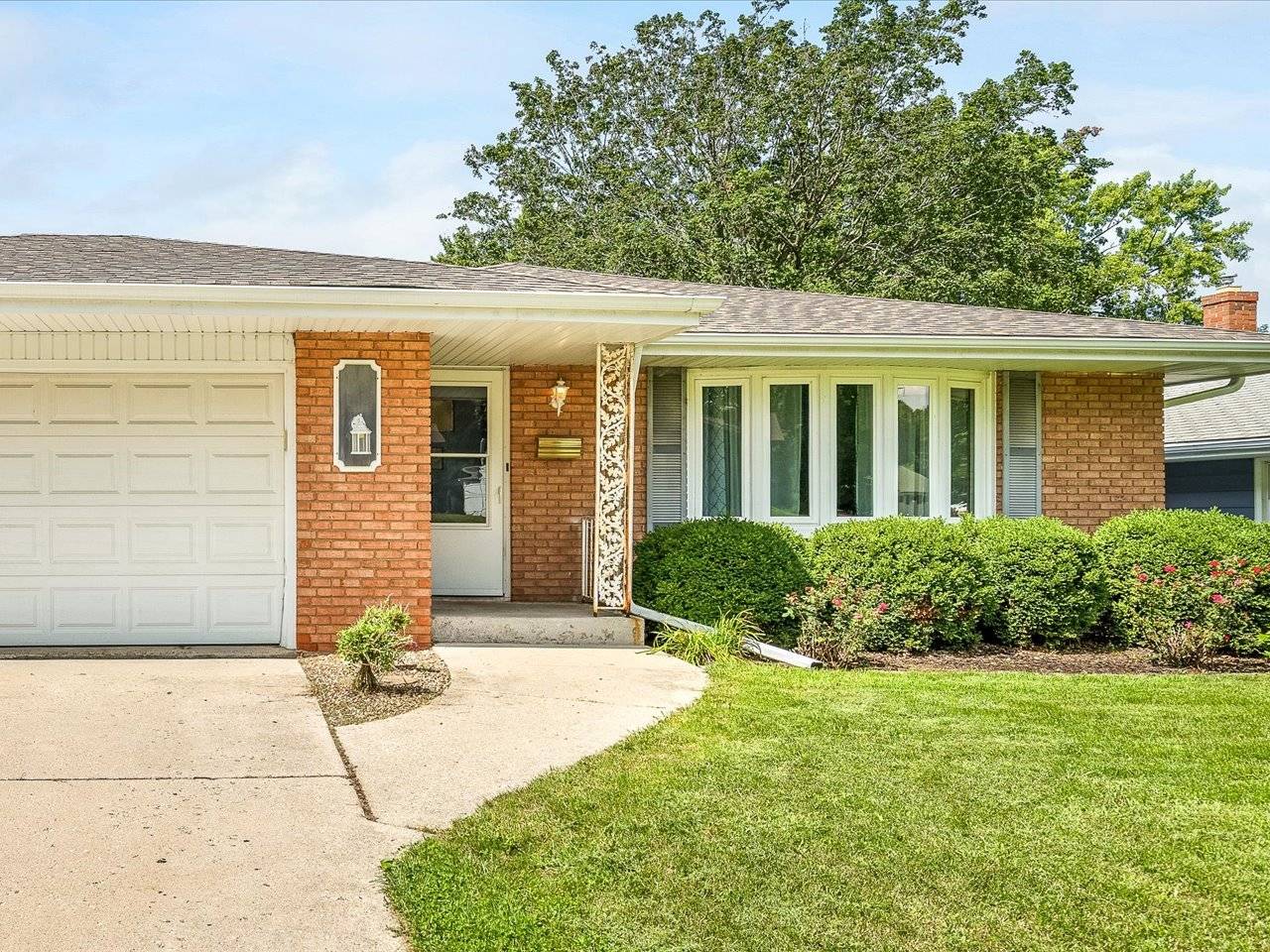 815 Parkside DR, Rockford, IL 61108