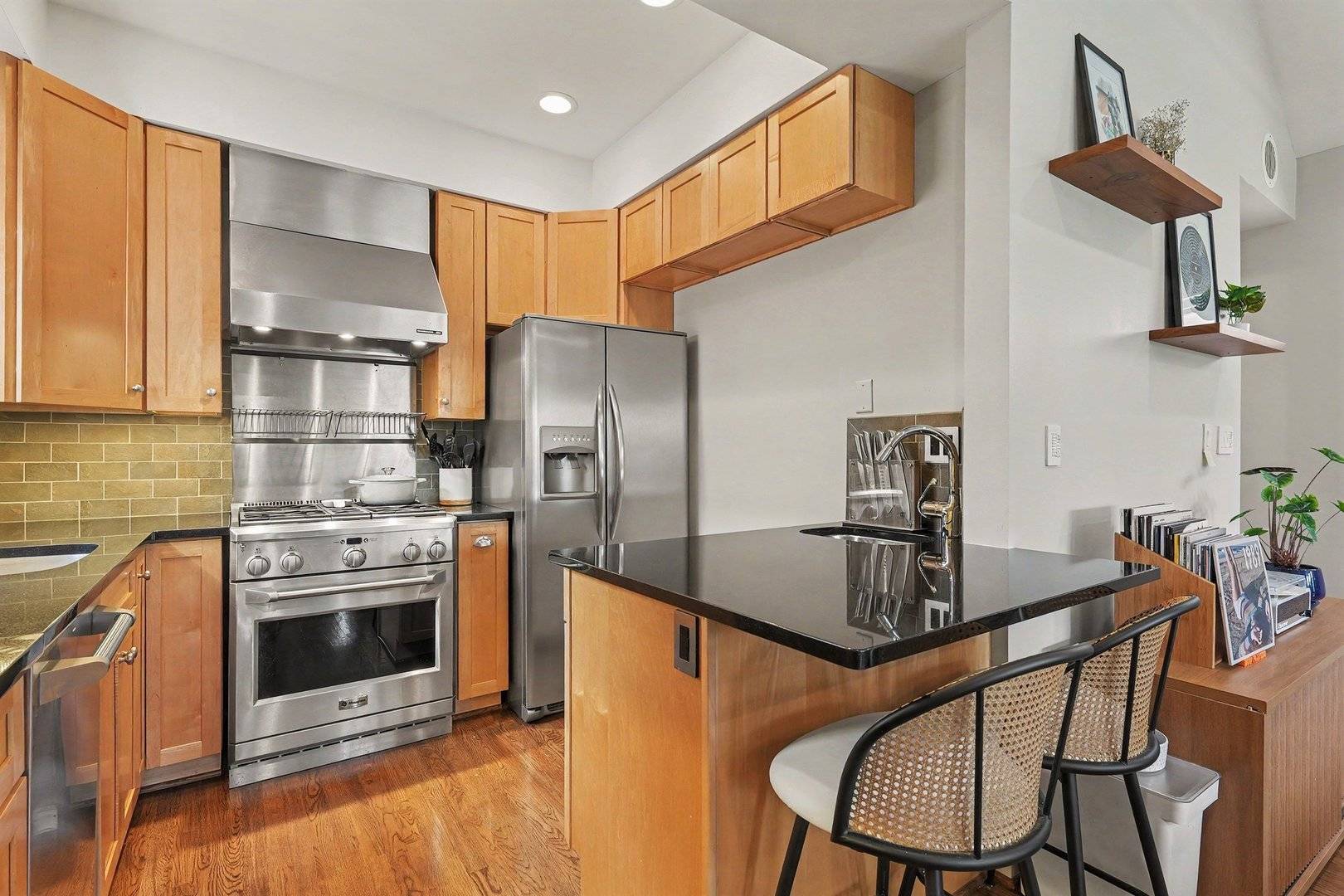 1619 W Hollywood AVE #3, Chicago, IL 60660
