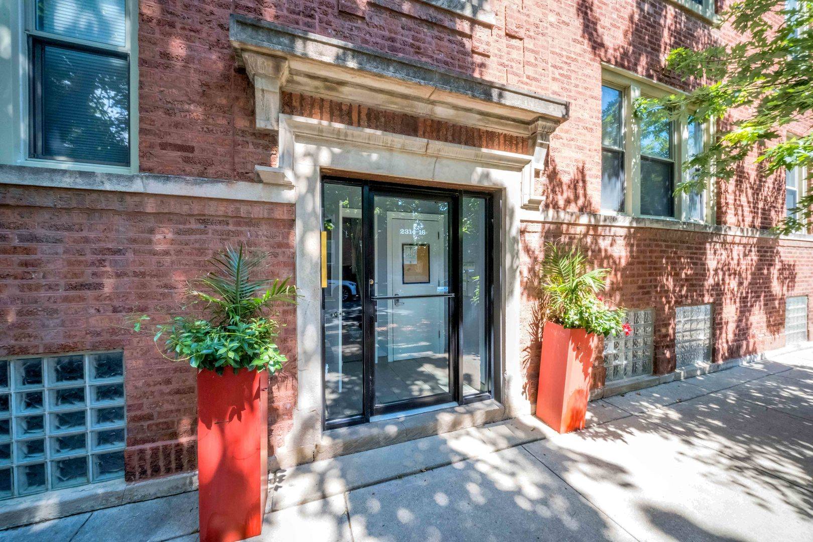 2316 W Byron ST #3, Chicago, IL 60618