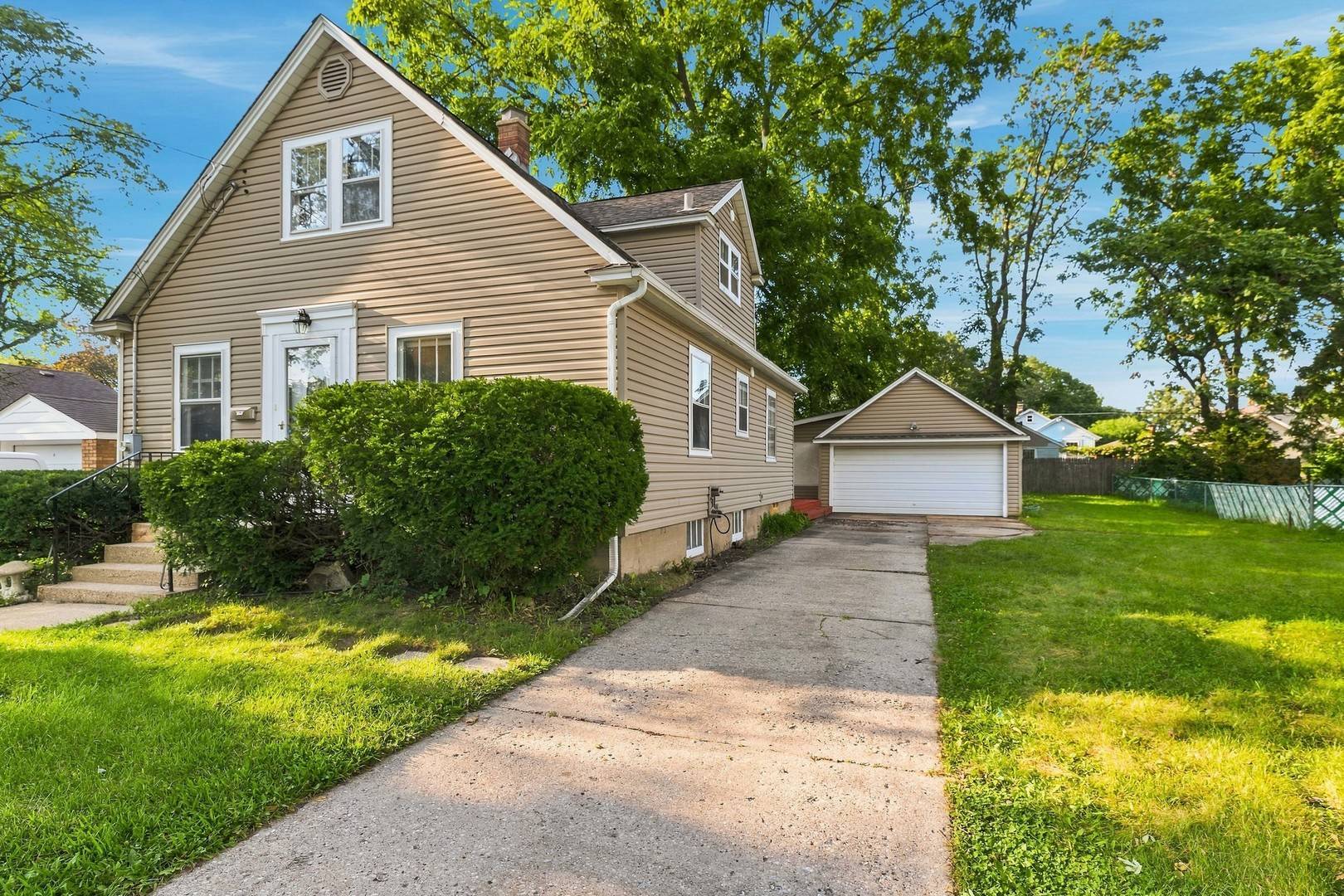 658 Columbia AVE, Elgin, IL 60120