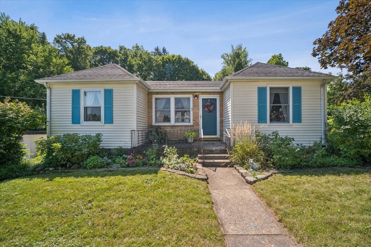25 Mosedale ST, St. Charles, IL 60174