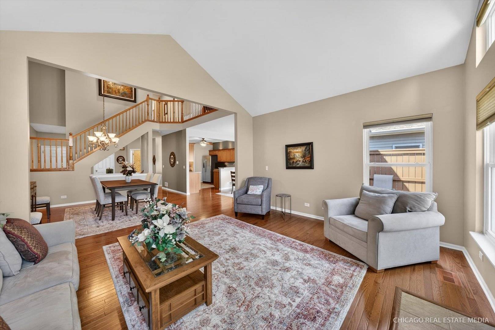 710 Juniper LN, Lake In The Hills, IL 60156