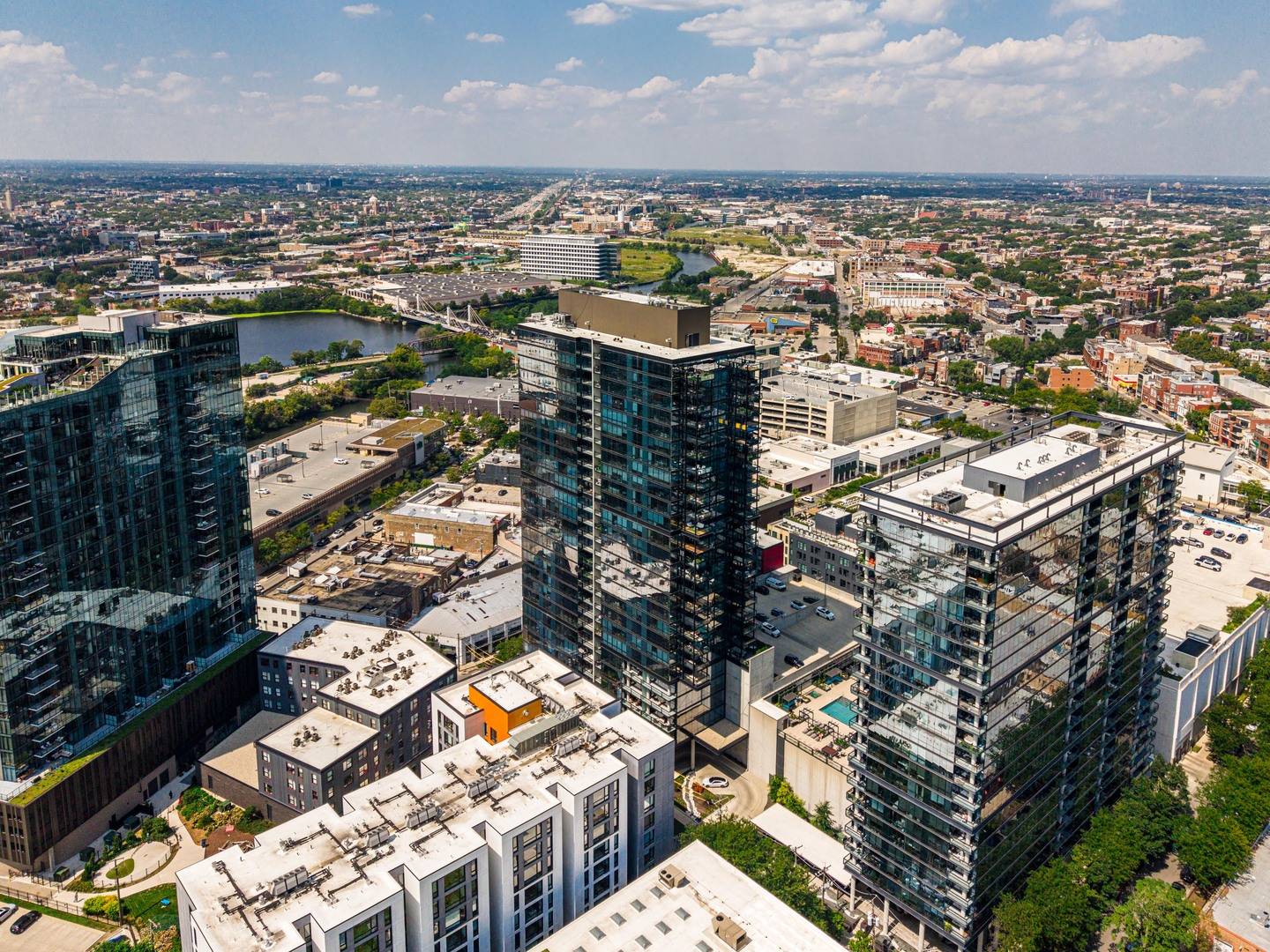 860 W Blackhawk ST #2002, Chicago, IL 60642
