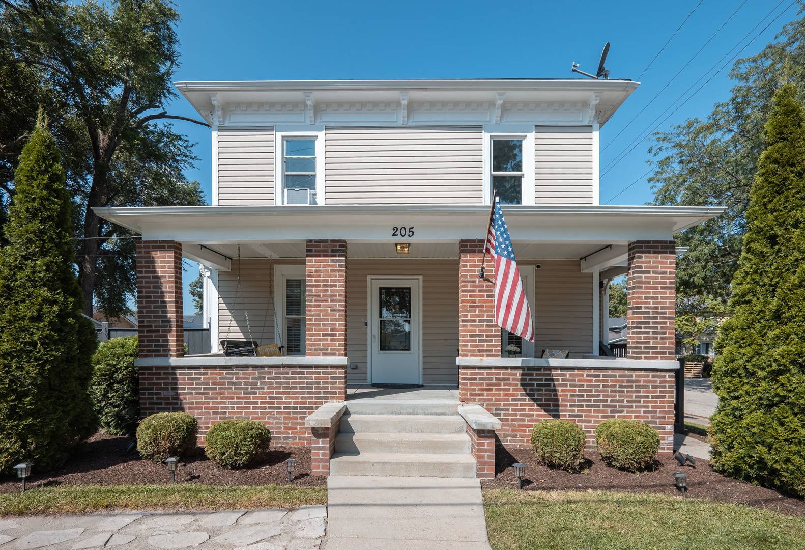 205 Main ST, Sugar Grove, IL 60554