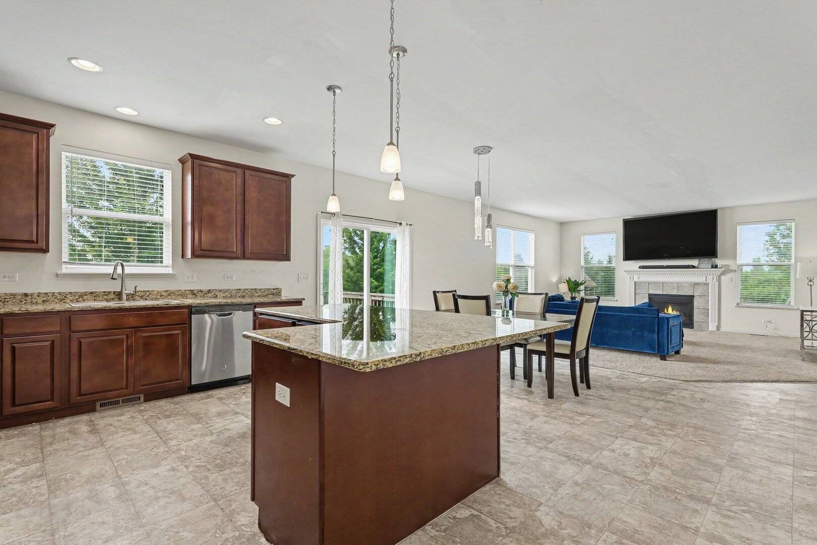 3575 Fletcher LN, Aurora, IL 60506