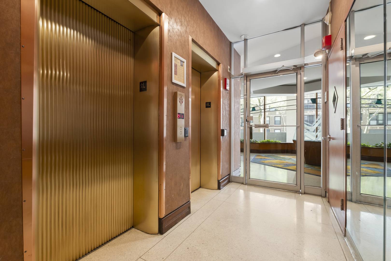 6301 N Sheridan RD #17R, Chicago, IL 60660