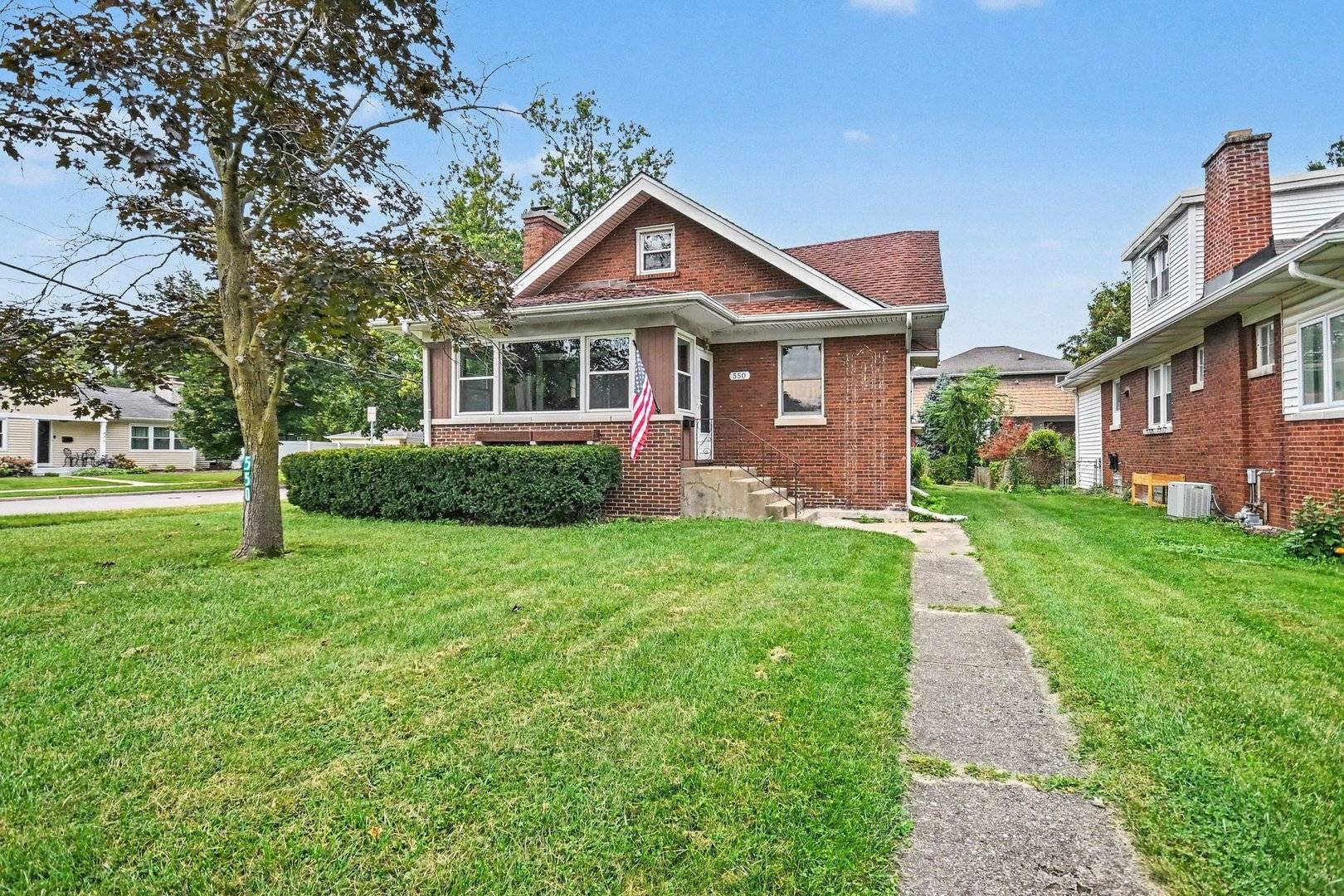 550 S Oakland AVE, Villa Park, IL 60181