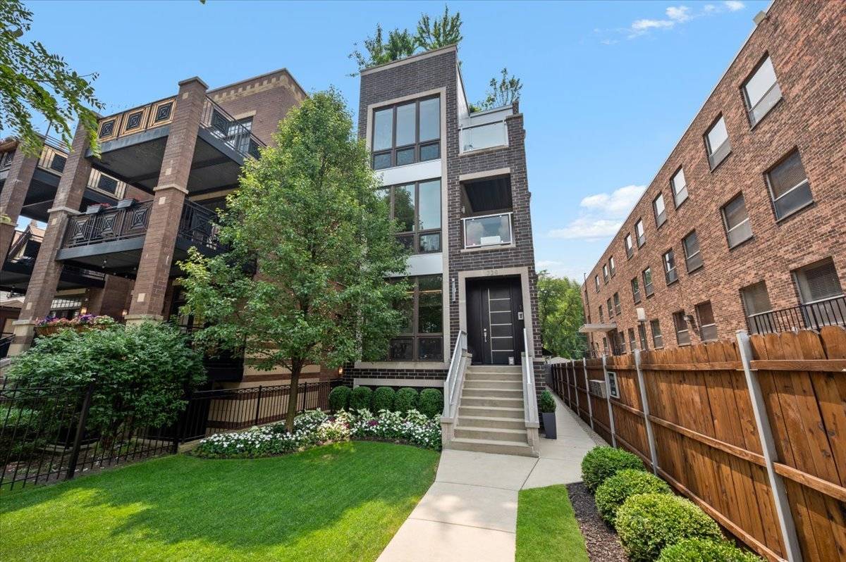 729 W Diversey Pkwy #2, Chicago, IL 60614