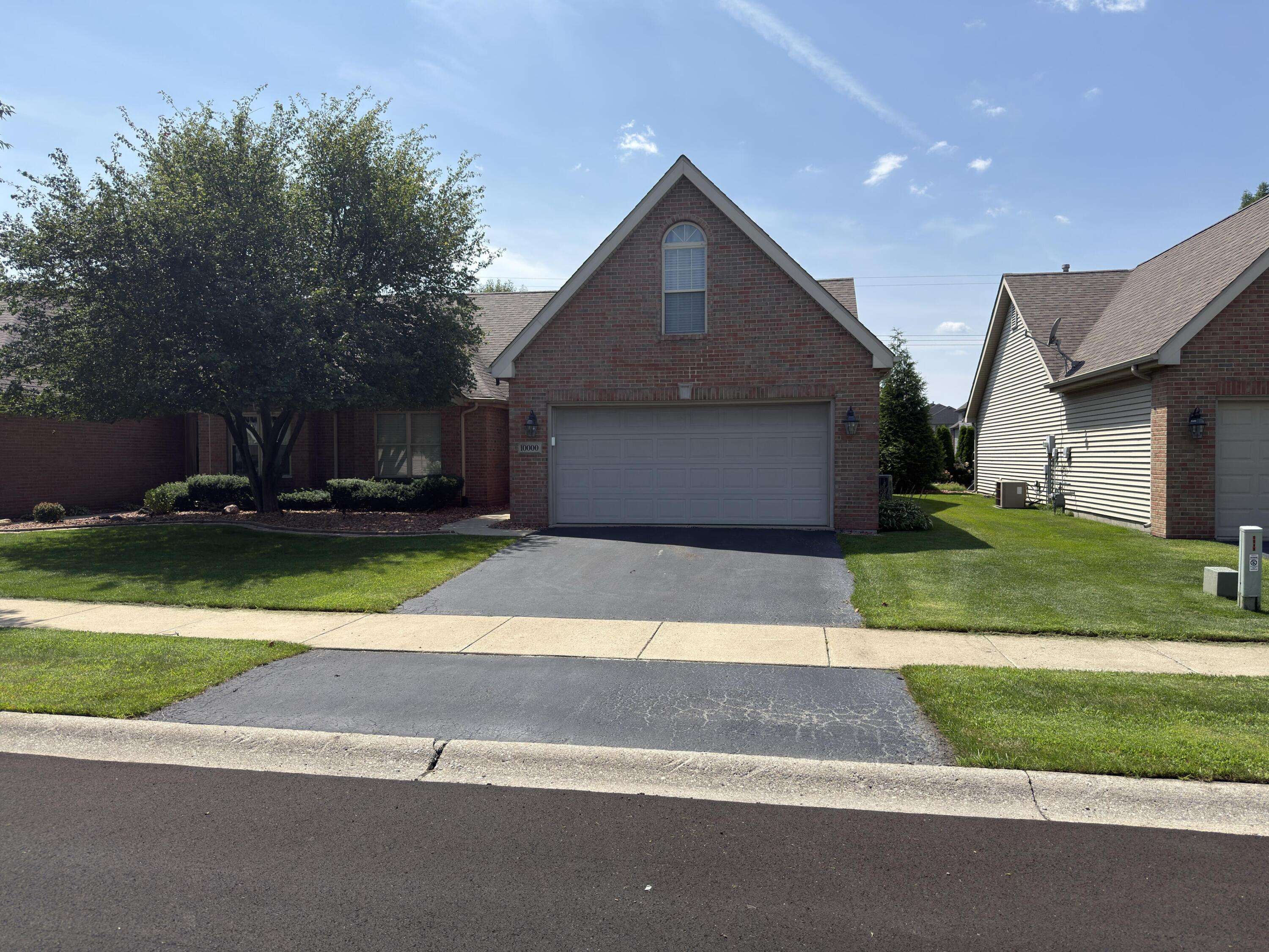 10000 Wildwood Lane, Highland, IN 46322