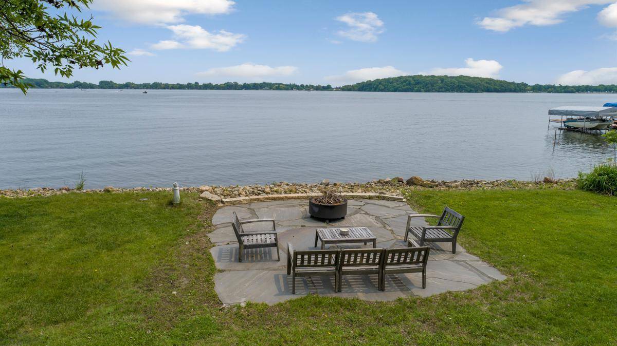 901 Clear Lake DR, Waseca, MN 56093