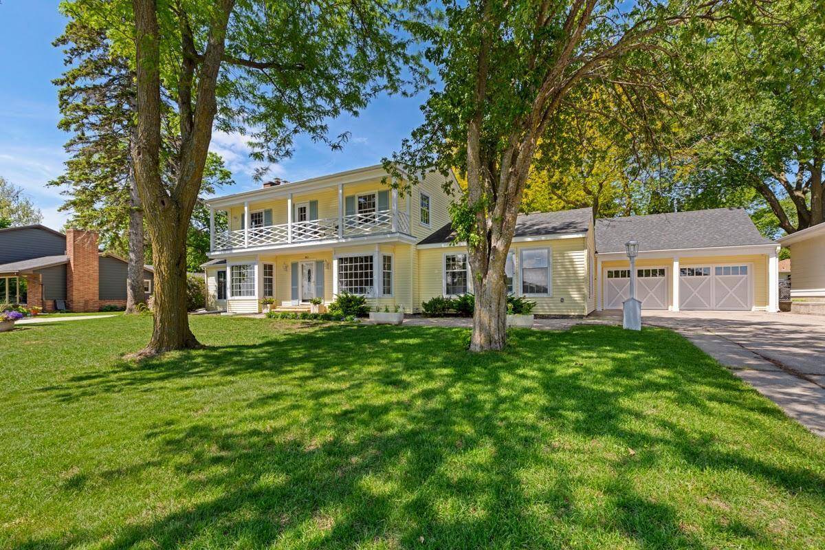901 Clear Lake DR, Waseca, MN 56093