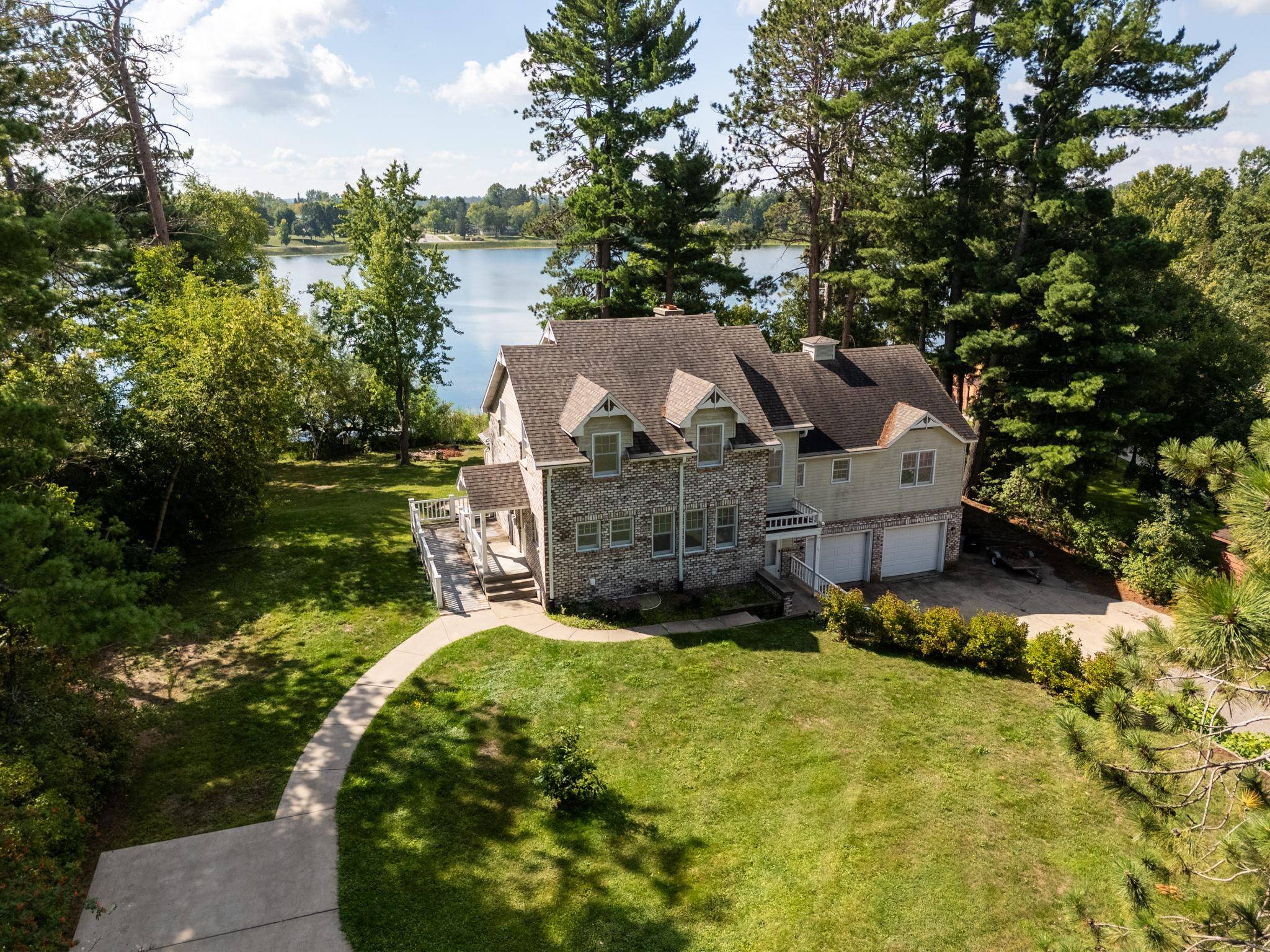 120 NE 14th ST, Grand Rapids, MN 55744