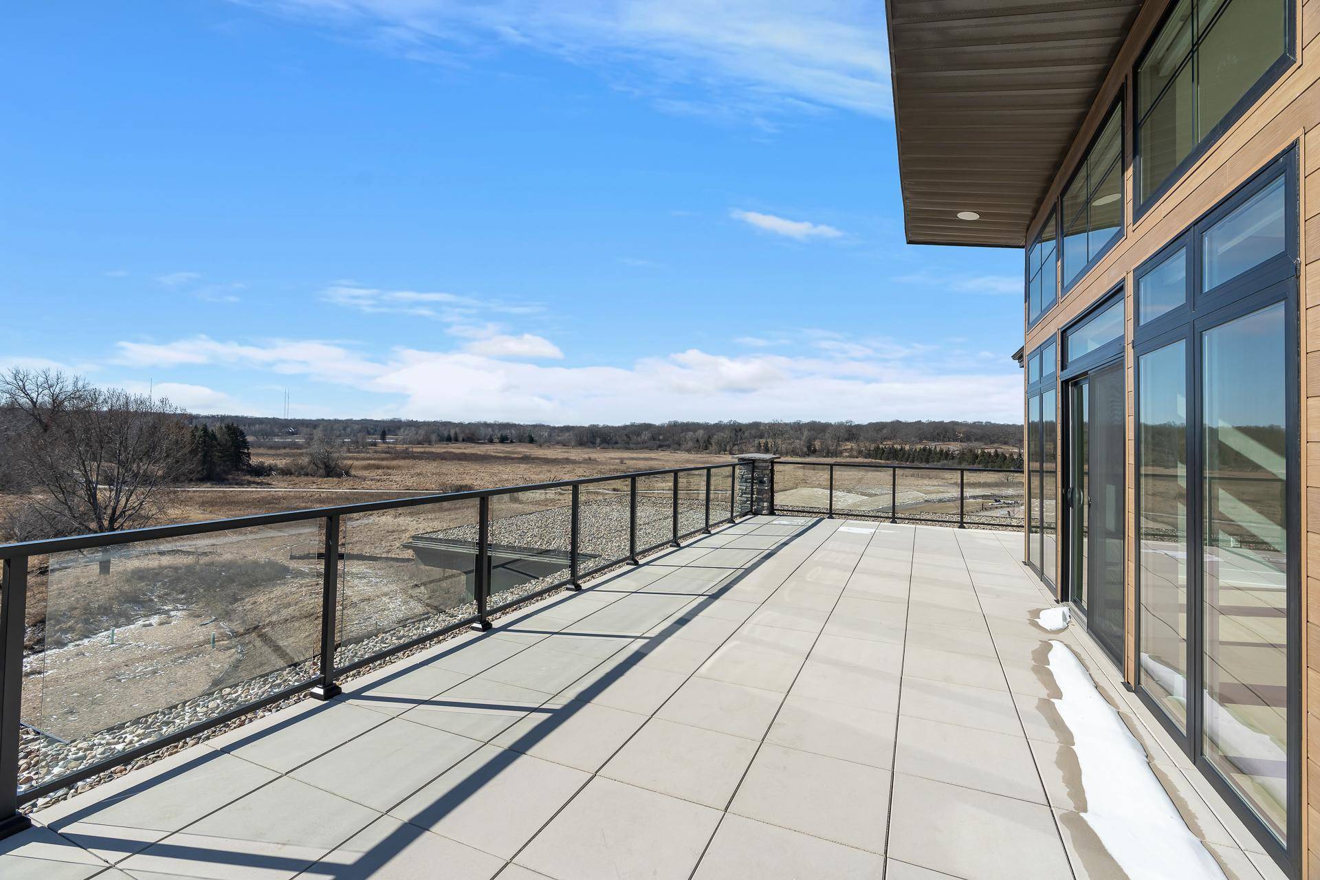 1 Hill Farm RD #306, North Oaks, MN 55127