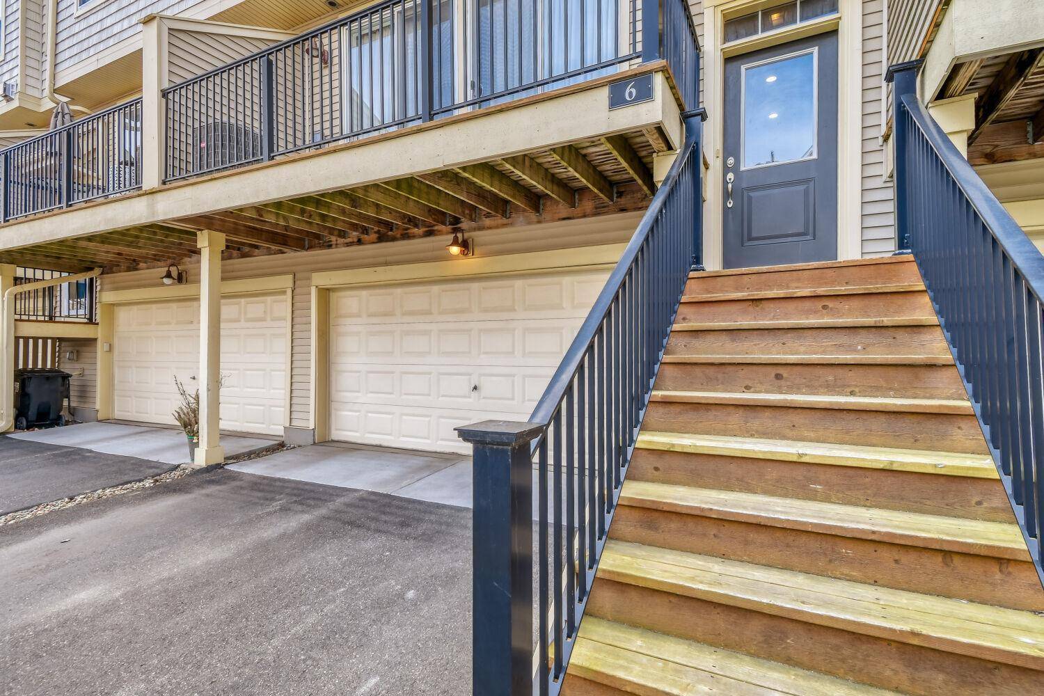 4615 Victor Path #6, Hugo, MN 55038