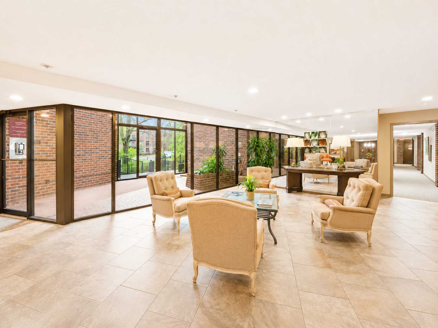 6051 Laurel AVE #207, Golden Valley, MN 55416