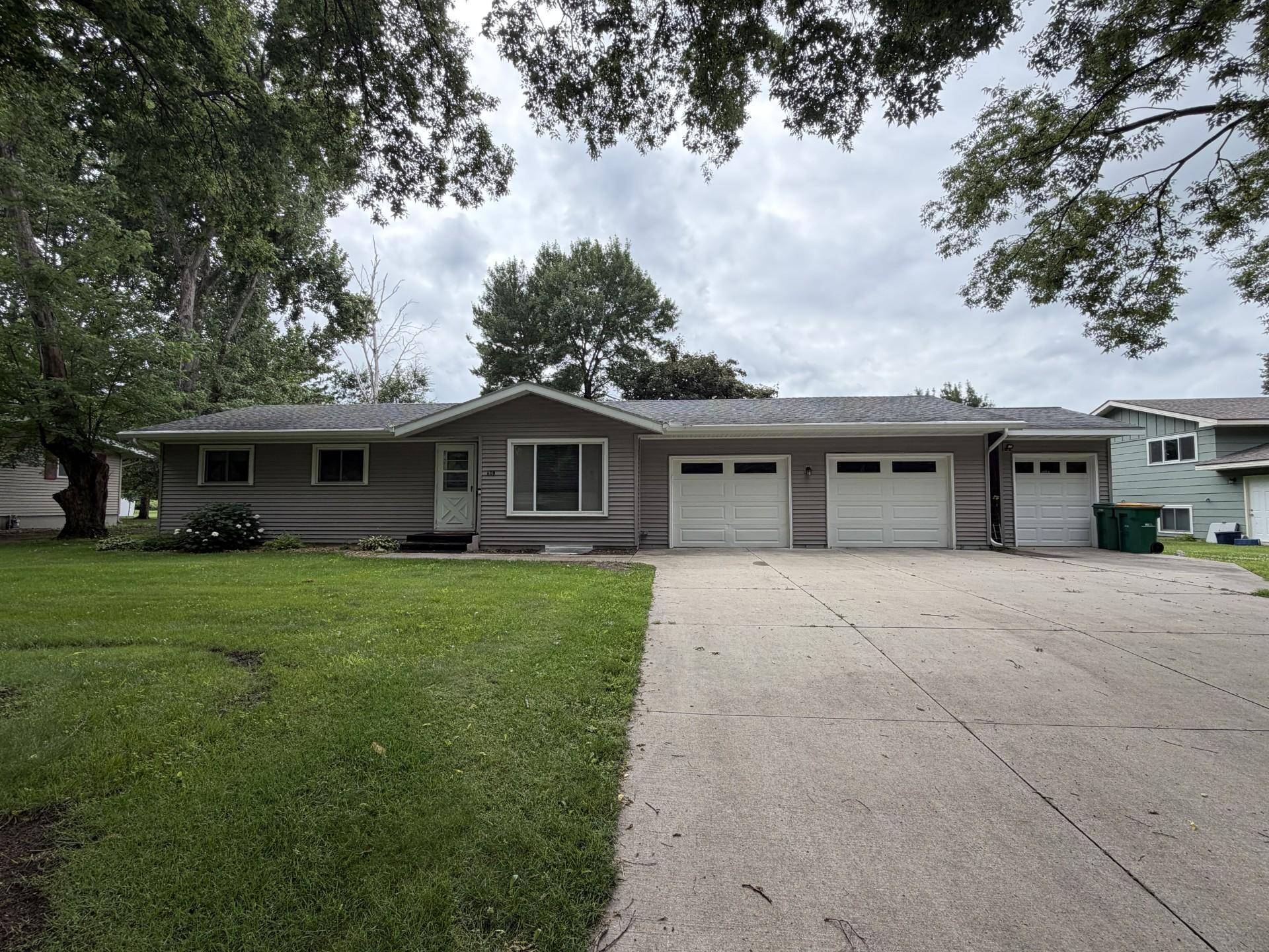 608 S Donnelly AVE, Litchfield, MN 55355
