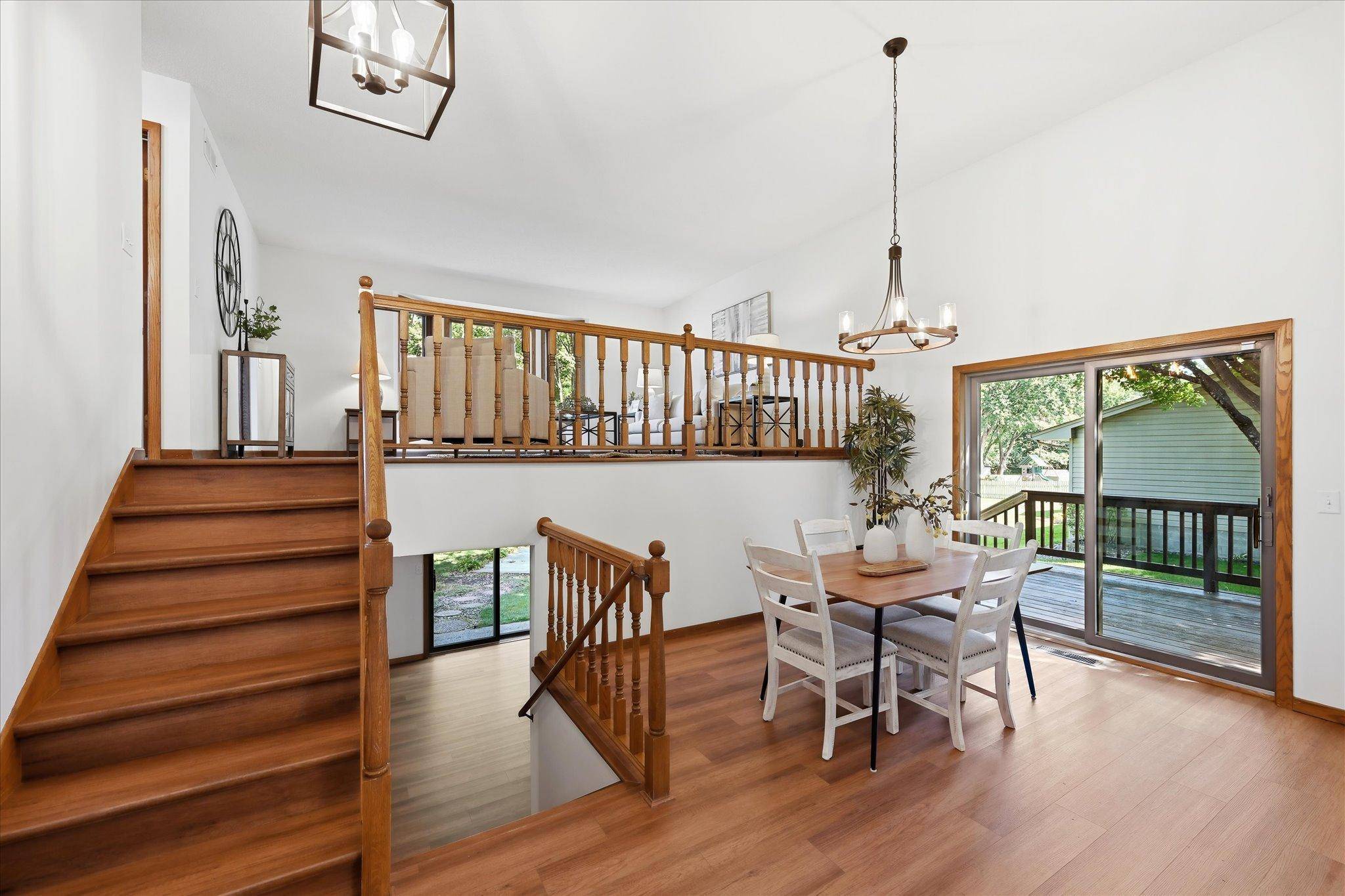525 Mackubin CIR, Saint Paul, MN 55126