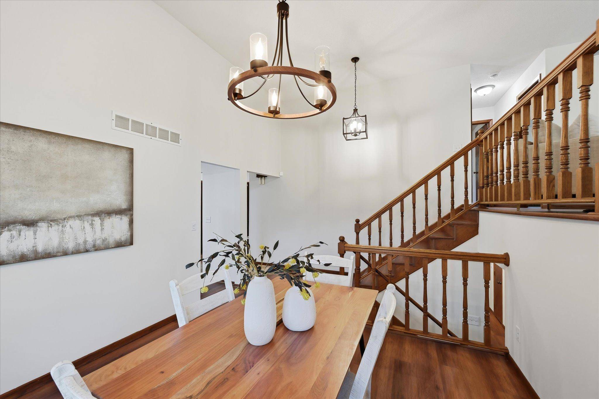 525 Mackubin CIR, Saint Paul, MN 55126