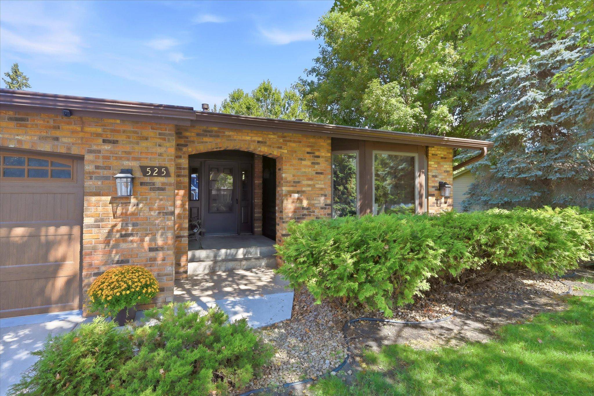 525 Mackubin CIR, Saint Paul, MN 55126