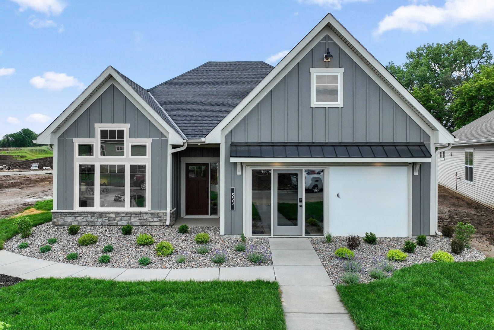 533 Tulare TER, Newport, MN 55055