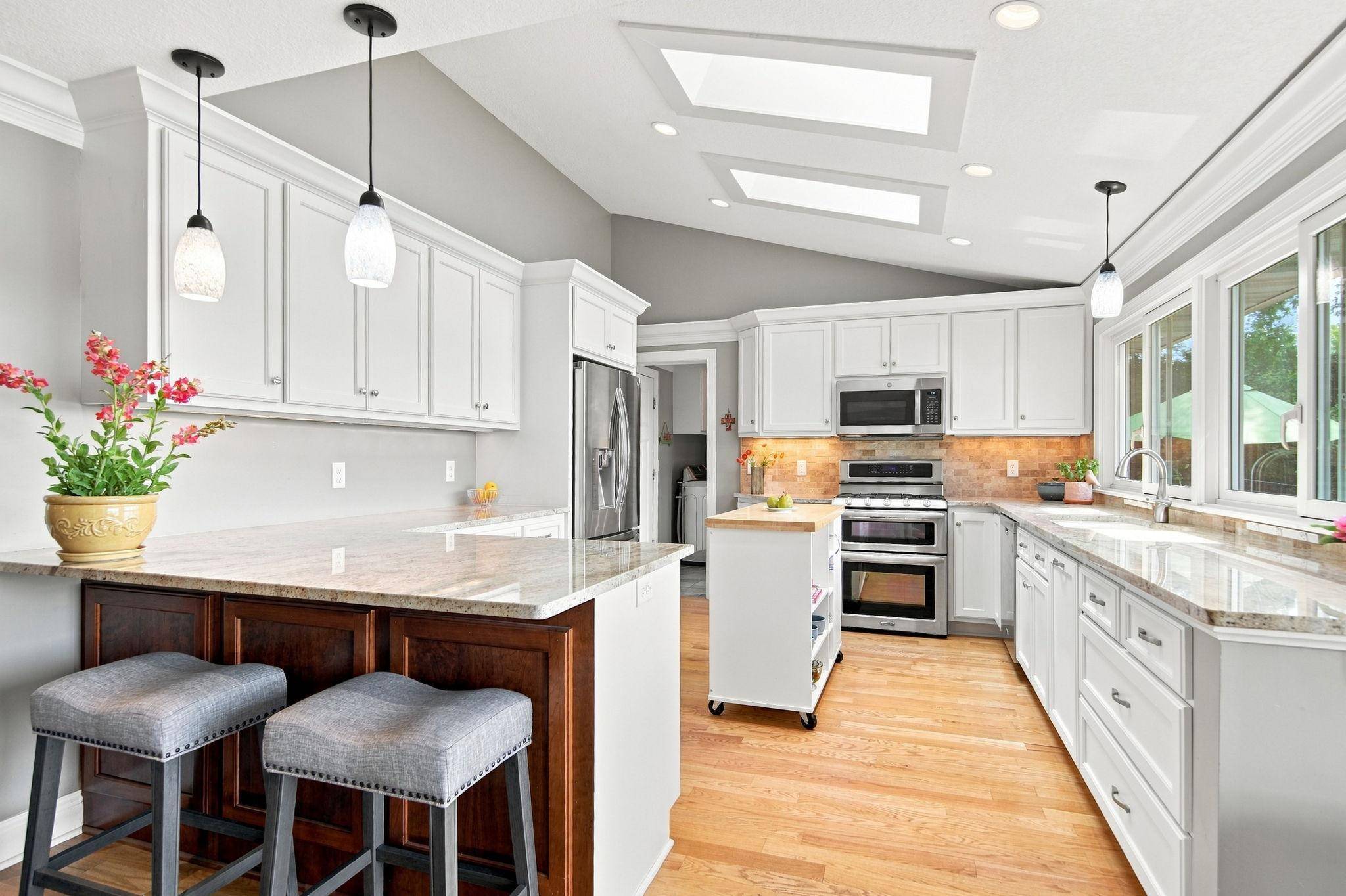 2501 Silver LN NE, Saint Anthony, MN 55421