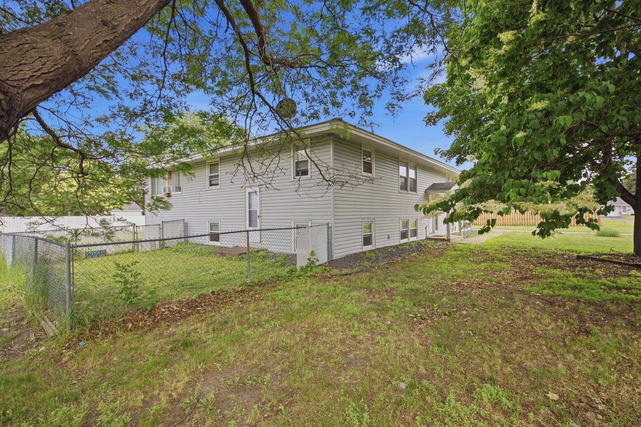 5116 Edgewood AVE N, Crystal, MN 55428