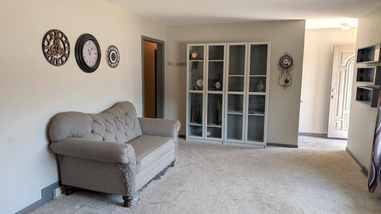 211 2nd ST SE, Cook, MN 55723