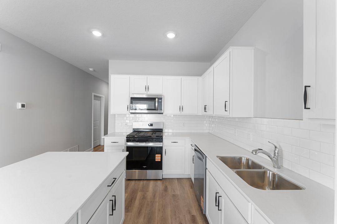 616 Goldenrod TRL, Waconia, MN 55387
