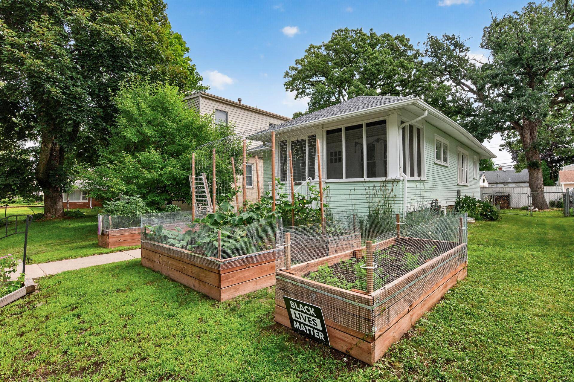 2555 Mckinley ST NE, Minneapolis, MN 55418